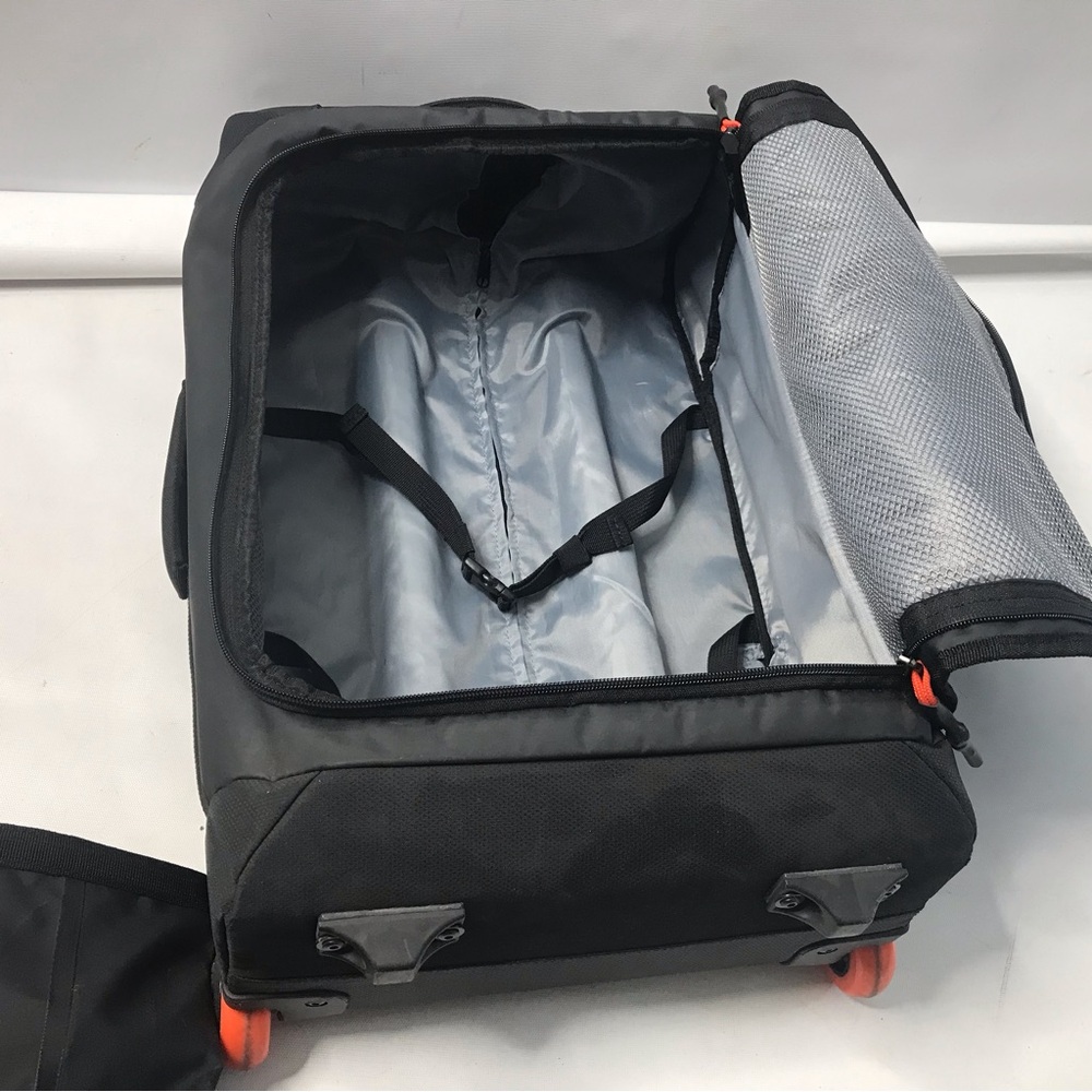 Lot of 2 Gill Travel Carry On Suitcase Luggage 21Lx15Wx8H With Backpack - Picture 11 of 12